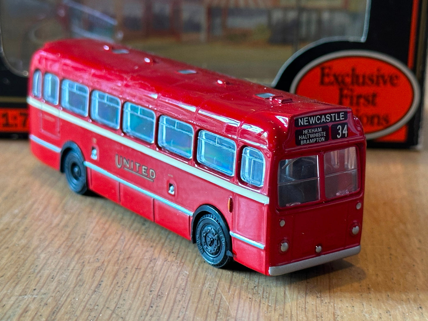 EFE 16301 - 1:76 OO Gauge Bristol LS/ECW Bus - United A.S.