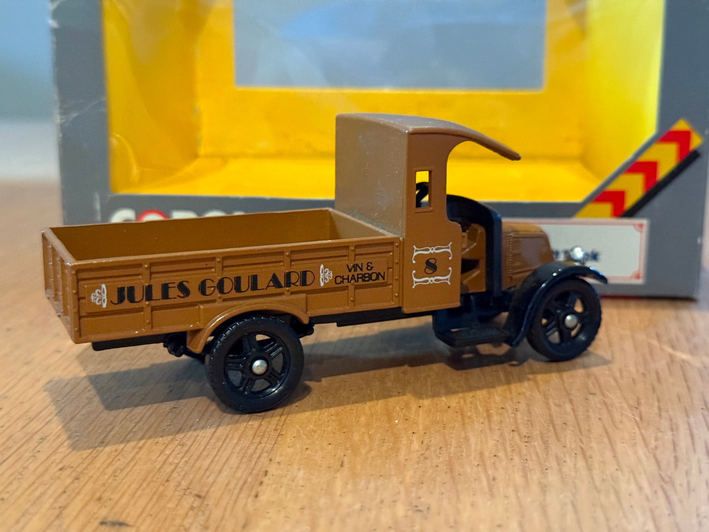 Corgi Classics C823: 1:50 Renault Truck - Jules Goulard