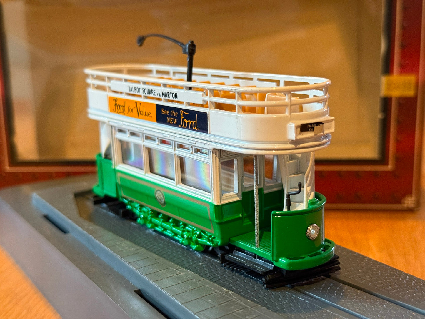 Corgi Tramlines OO Gauge 1:76 C991/2 - Blackpool Corporation Tram