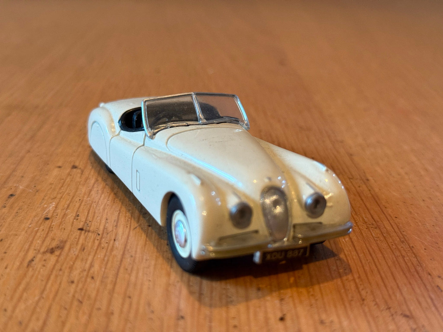 Corgi Classic Models 1:43 96042 - Jaguar XK120