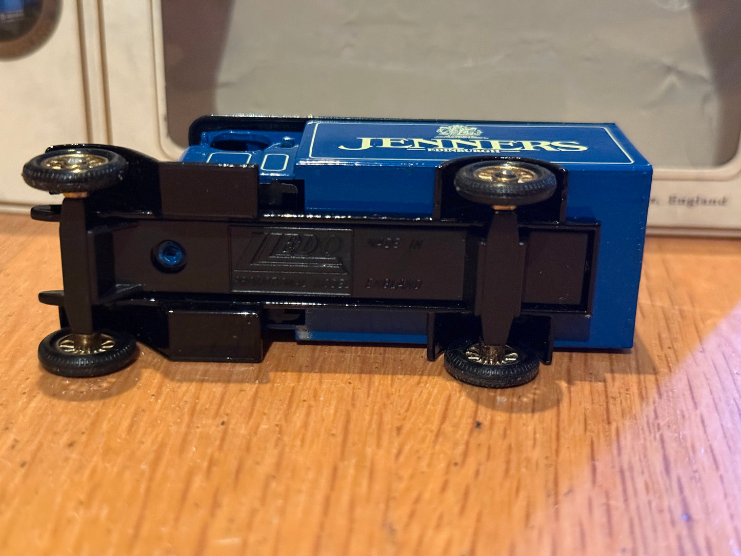 Lledo Days Gone - Jenners 1930s Truck - Very rare