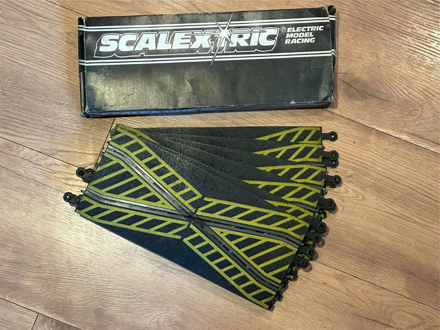 6 x Scalextric Classic Cross Over Track PT82 in original box