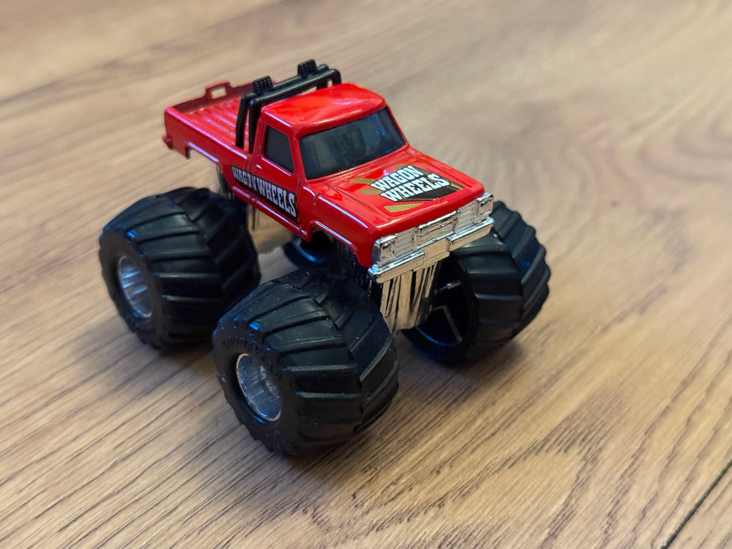 Matchbox Diecast Car - Ford F150 Wagon Wheels Monster Truck - 1985