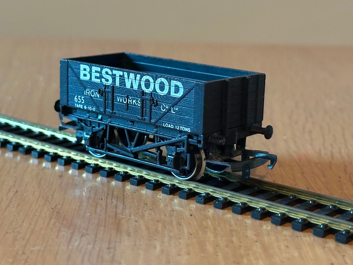 Hornby R096. Bestwood 5 Plank Wagon. Pre owned.