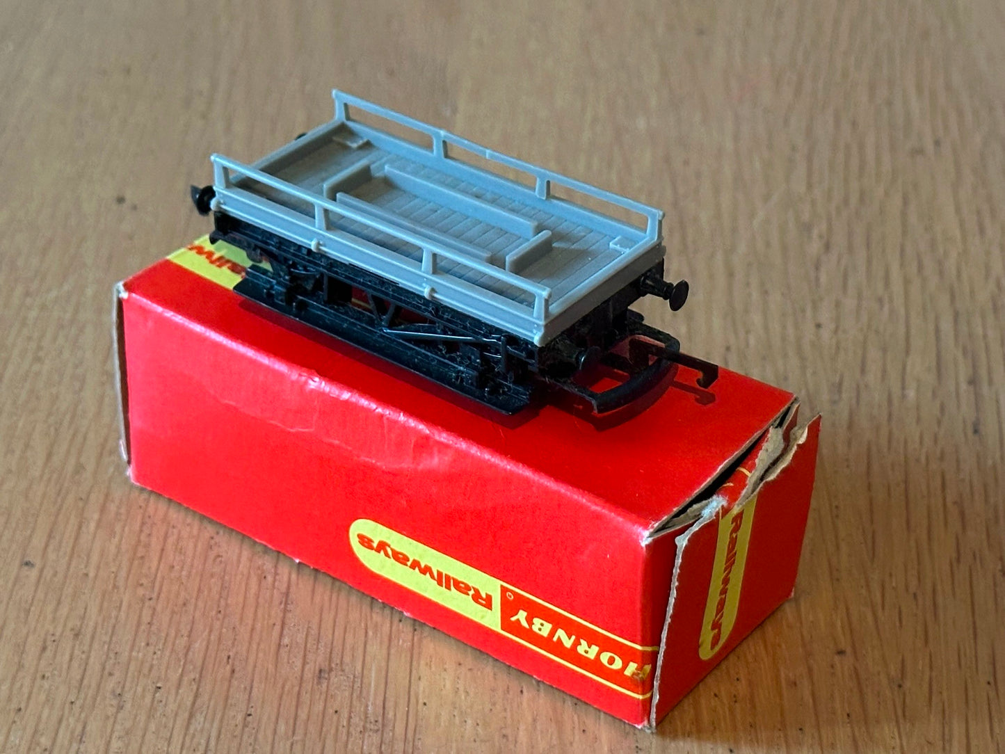 Hornby OO Gauge R208 GWR Shunters Wagon. Missing load.