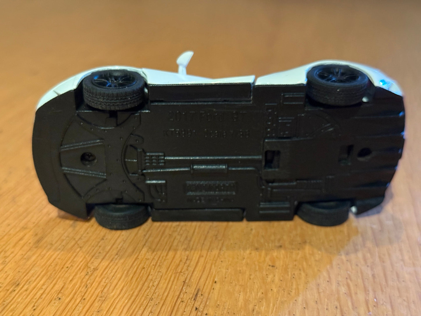 Kinsmart 1:38 Diecast Pull Back Car - Ford GT