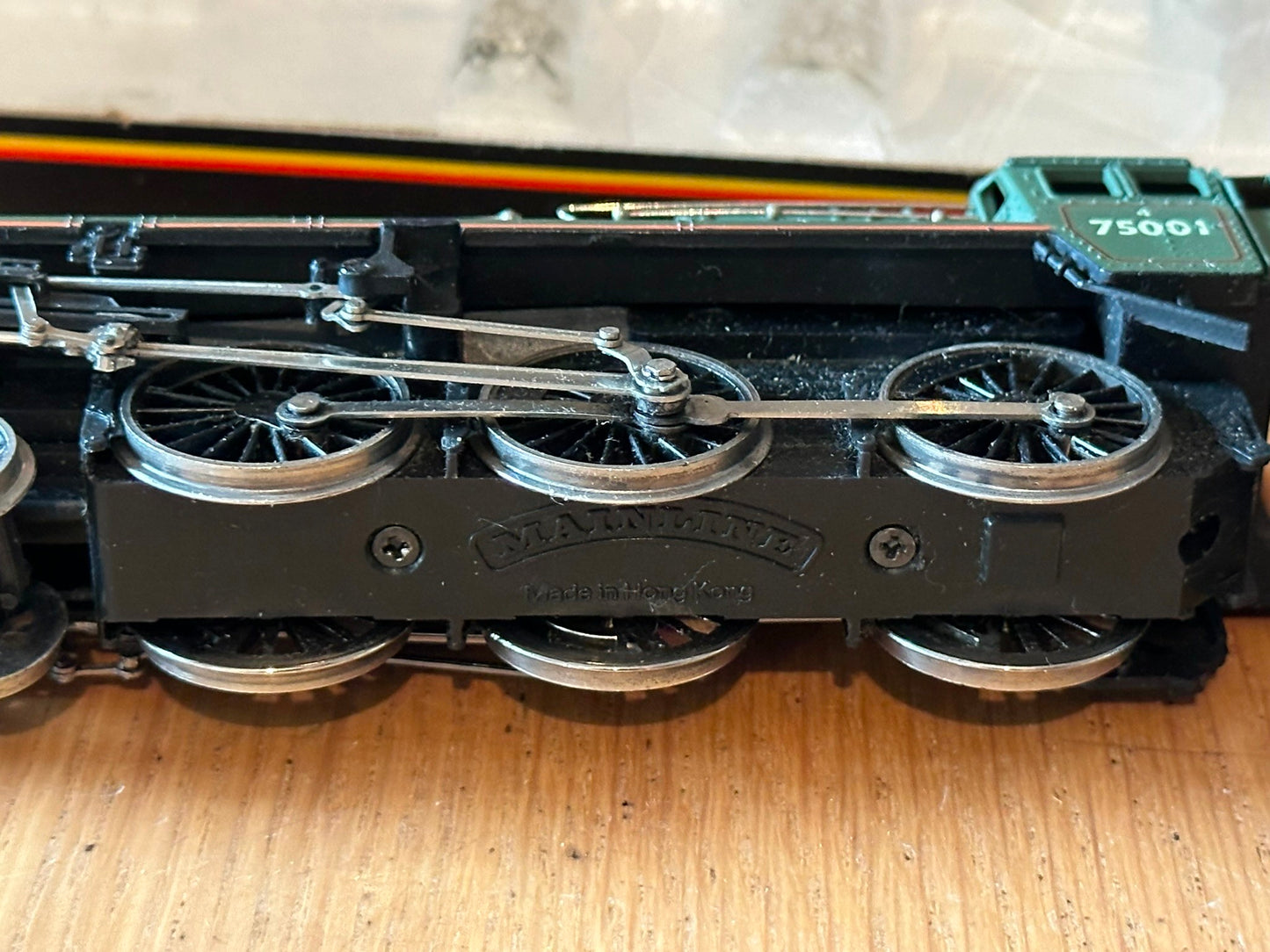 Mainline OO Gauge 4-6-0 Standard Class 4 Locomotive 75001. Pre Owned. Boxed.