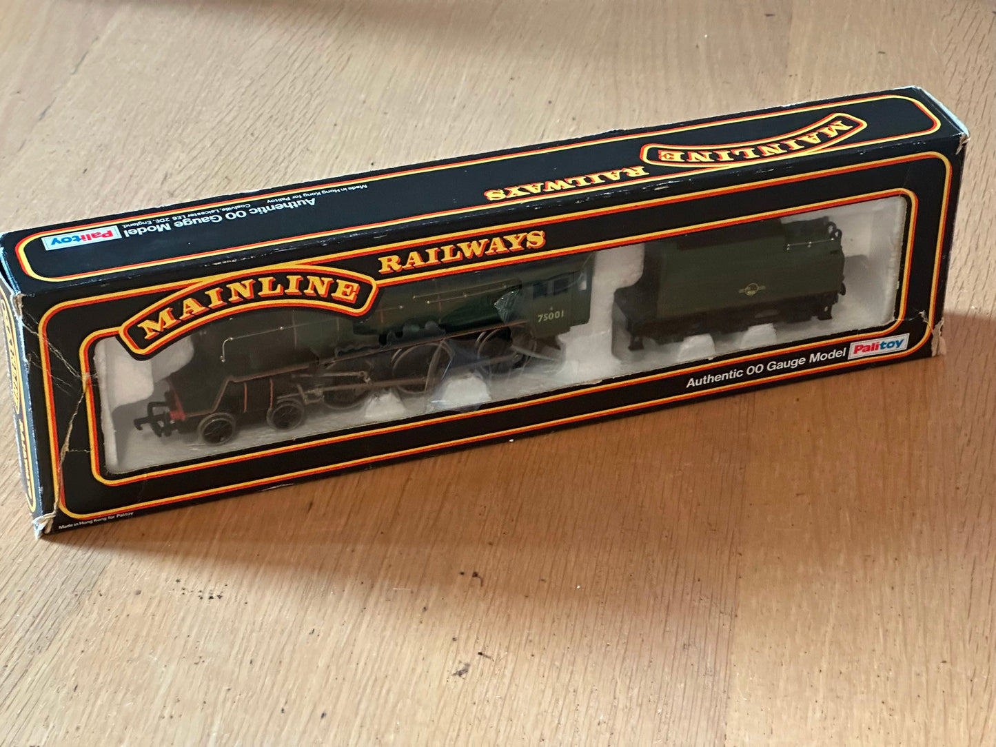 Mainline OO Gauge 4-6-0 Standard Class 4 Locomotive 75001. Pre Owned. Boxed.