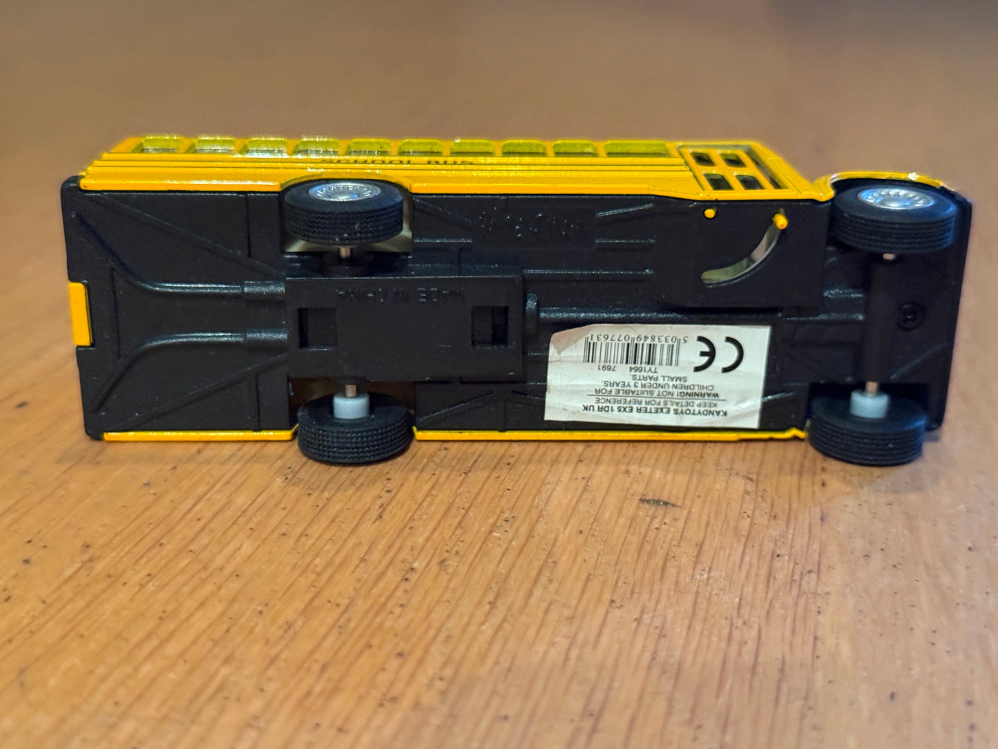 Kinsfun Diecast Pull Back American School Bus (12.5cm)