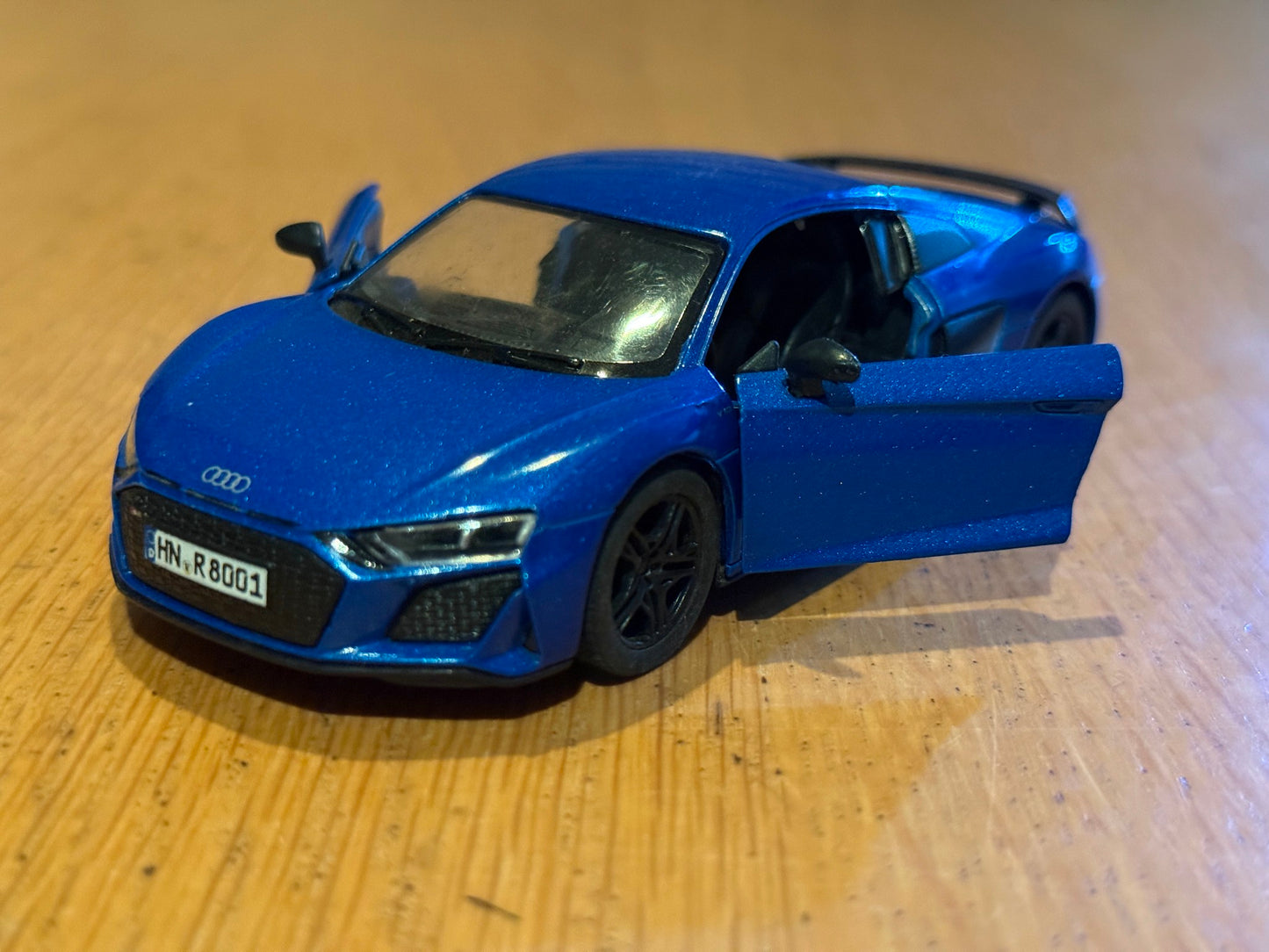 Kinsmart 1:36 Diecast Pull Back Car - 2020 Audi R8 Coupe