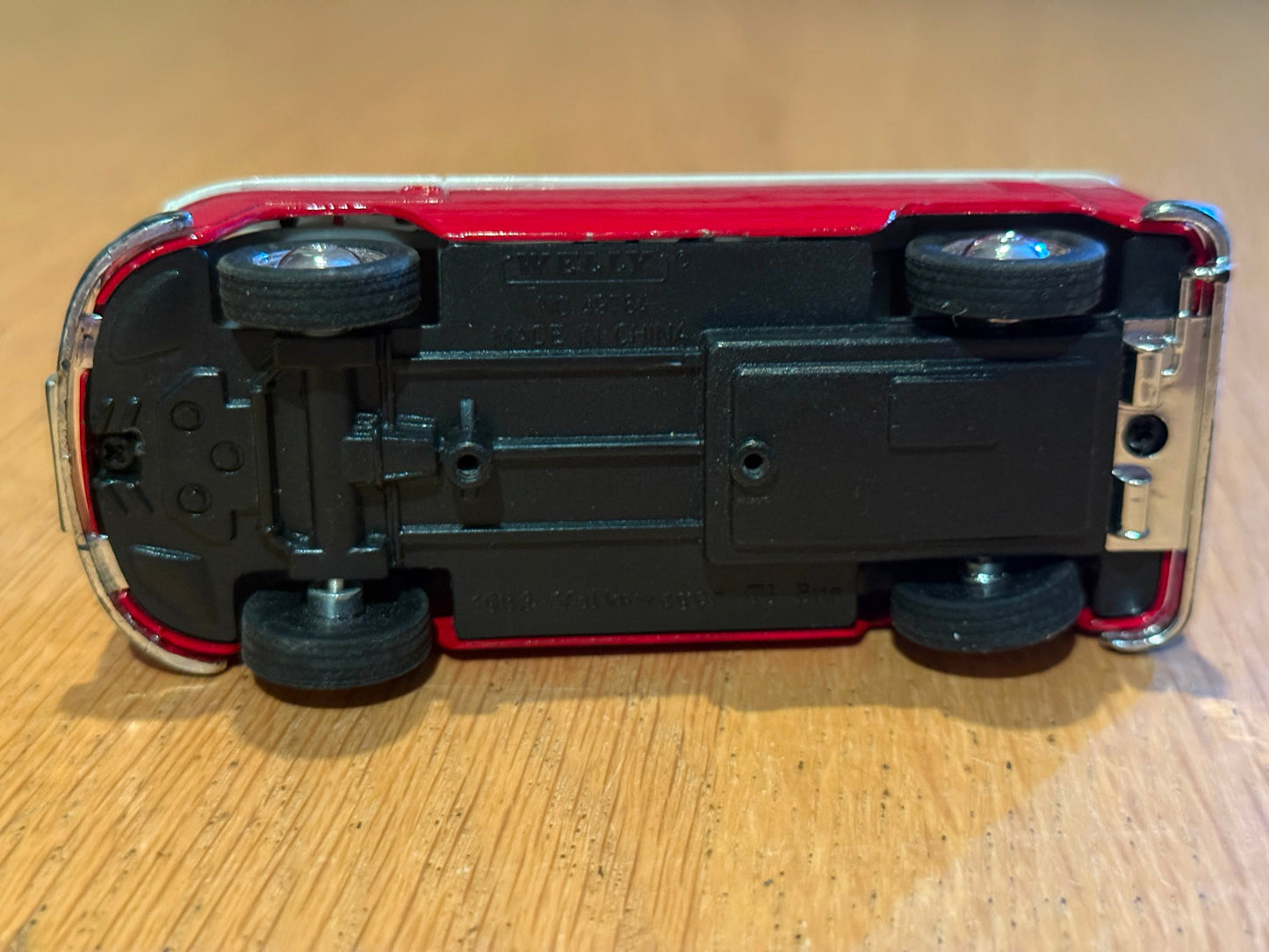 Welly Nex 1:38 Diecast Volkswagen T1 Bus - Pull Back & Go Action - Preowned