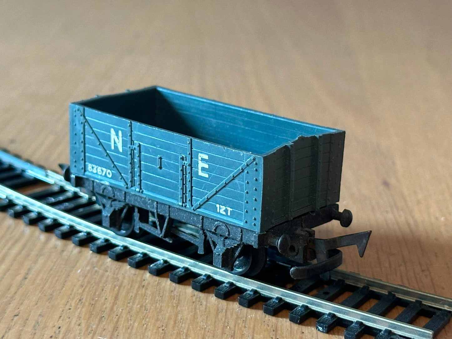 Triang OO Gauge Railways R10 12T Open Wagon NE Green 83670