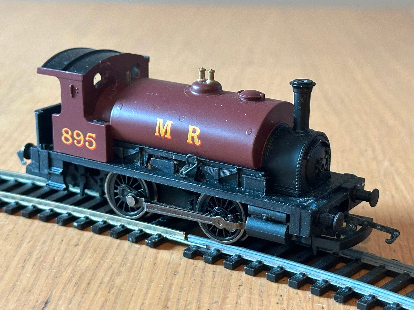 Hornby R1115 OO Gauge Loco Class 0F Pug 0-4-0T 895. Fully working.