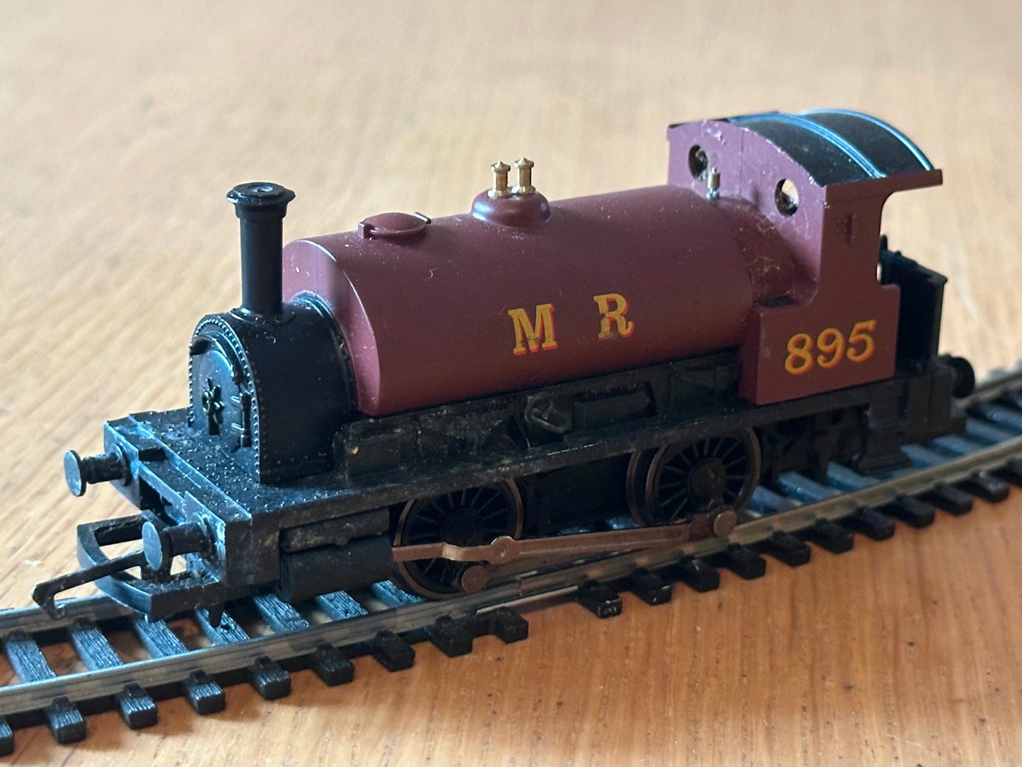 Hornby R1115 OO Gauge Loco Class 0F Pug 0-4-0T 895. Fully working.