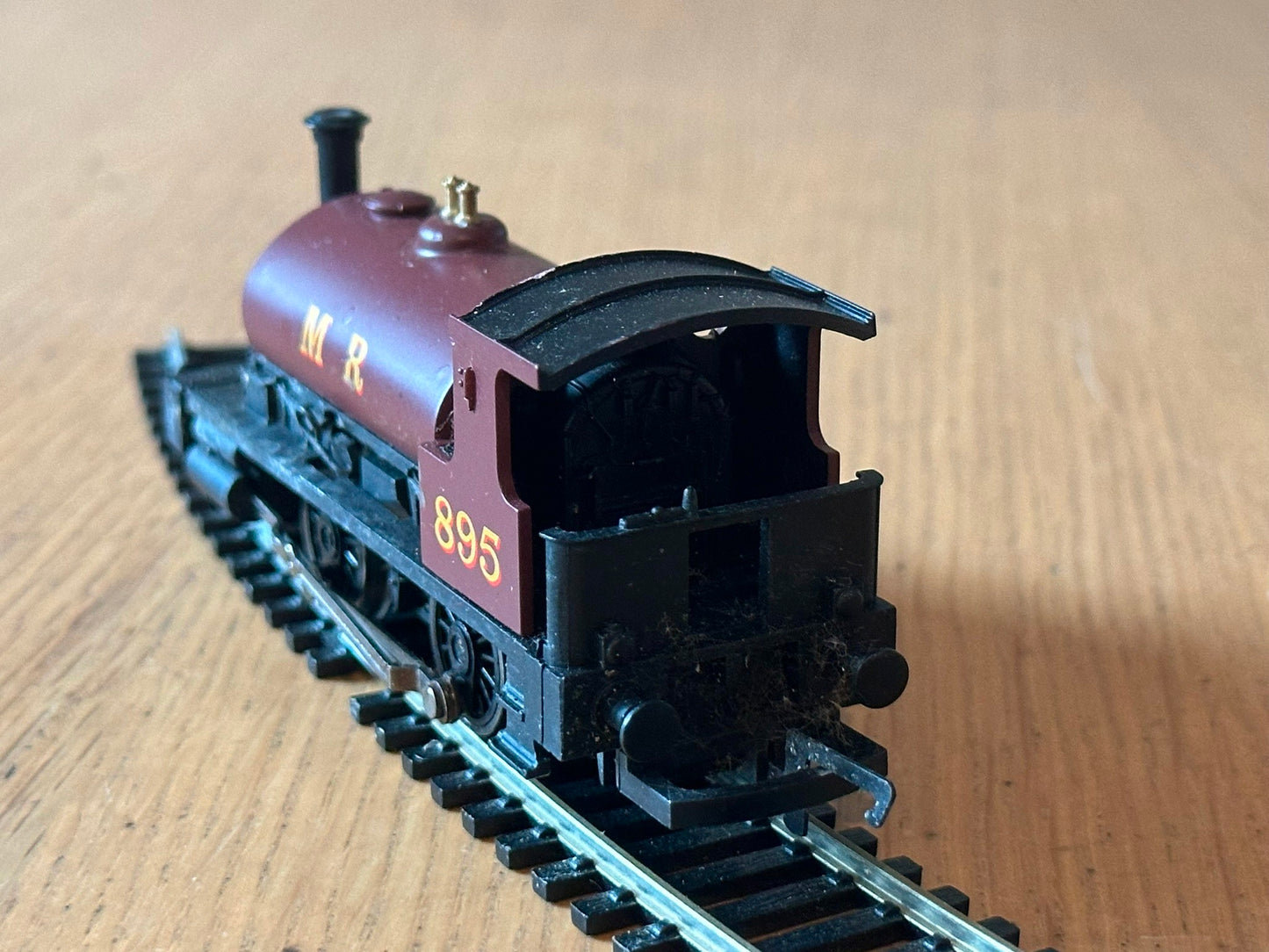 Hornby R1115 OO Gauge Loco Class 0F Pug 0-4-0T 895. Fully working.