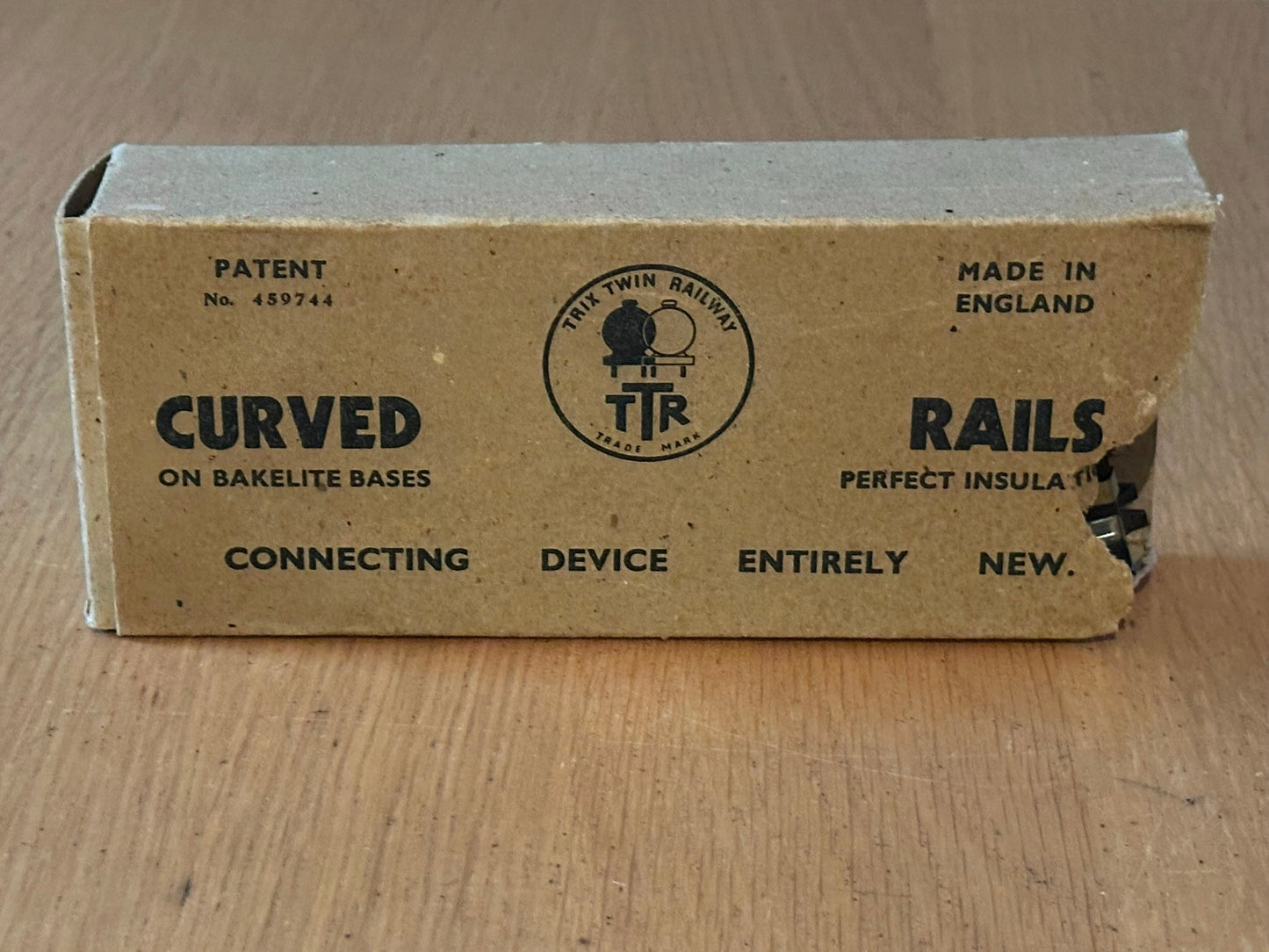Trix Twin OO Gauge Railway Curved Rails x 6. Damaged Box. 410/1.