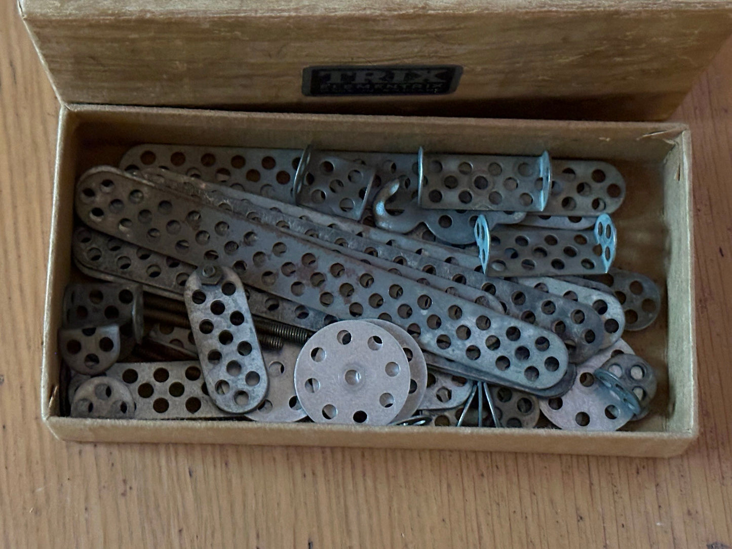 Trix Elementrix - boxed. Mainly plates. A few screws and nuts.