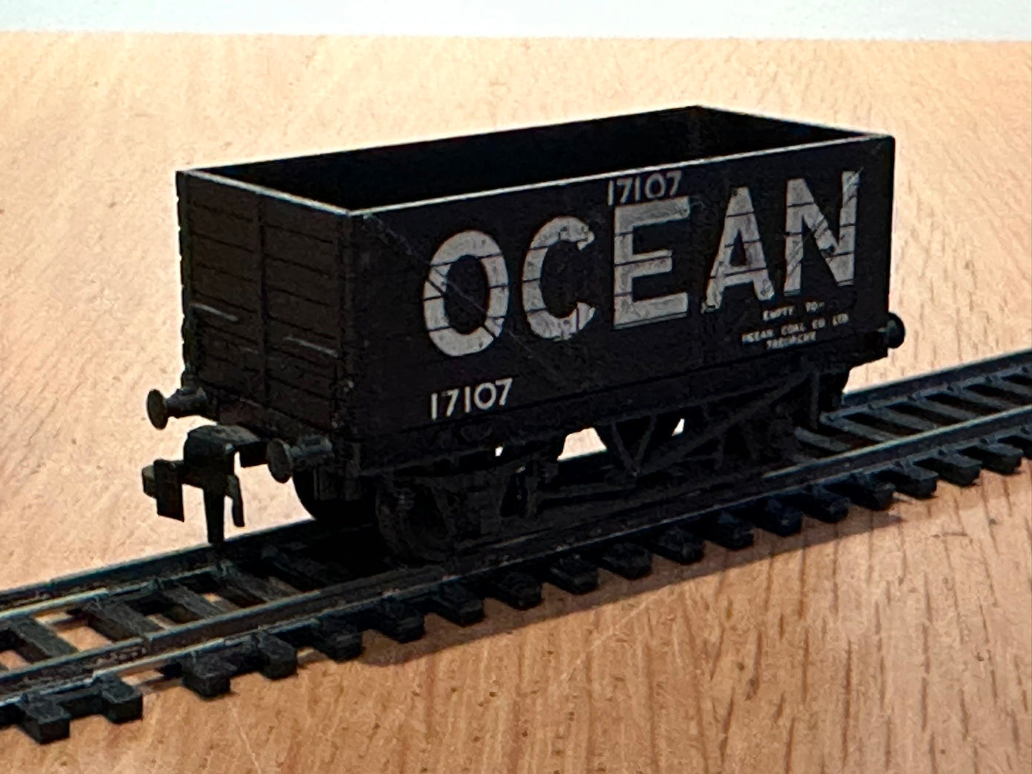 Trix OO Gauge 7 plank open wagon. Pre-owned.