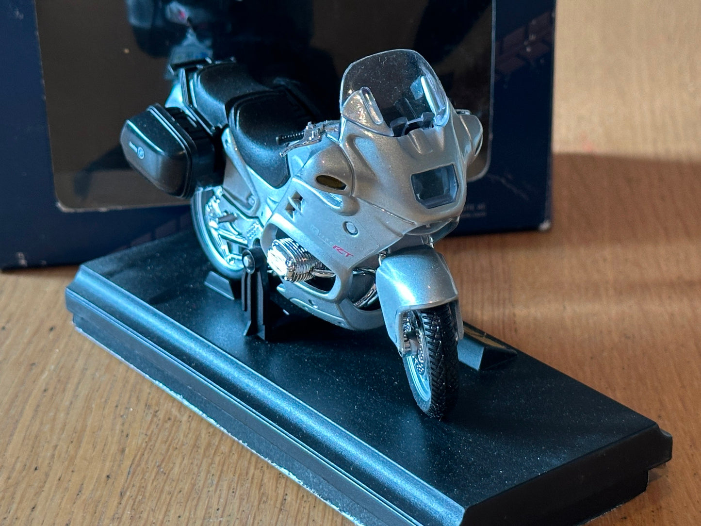 Classic Motorcycles (Discovery Store) - BMW R1100 RT