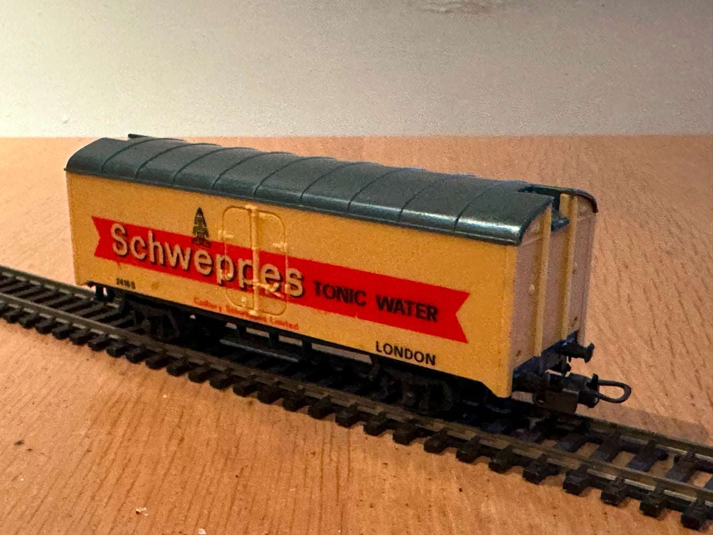 Lima HO Gauge Long wheelbase Wagon Schweppes Tonic Water