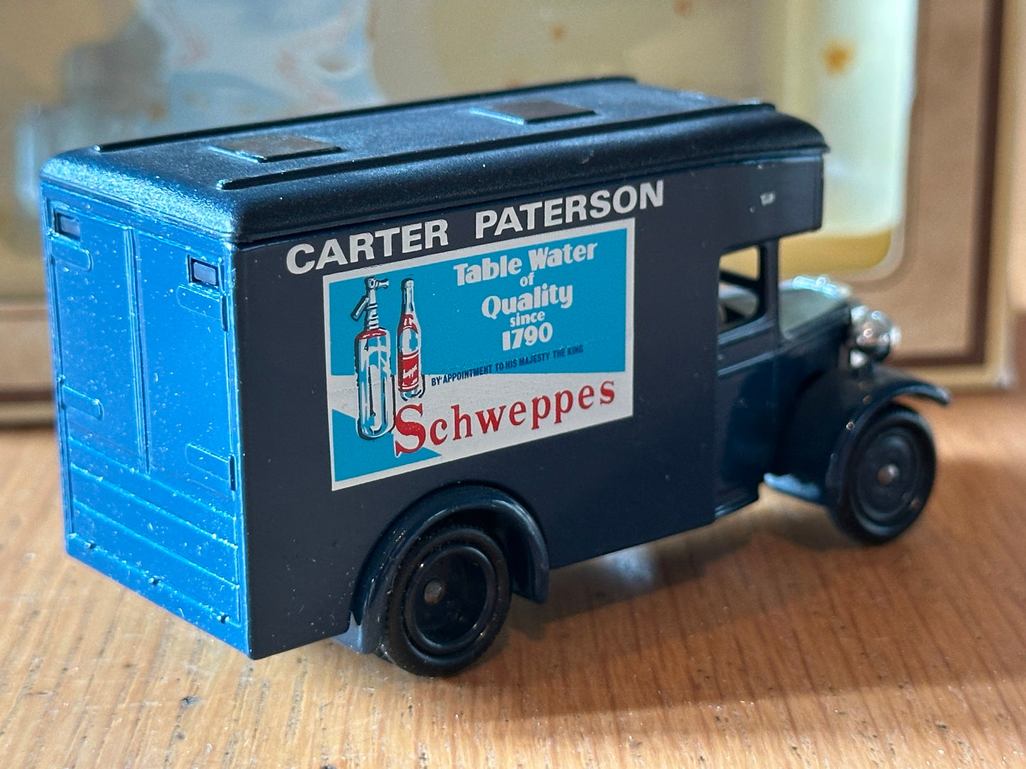 Days Gone DG16026 - Dennis Parcels Van - Carter Paterson