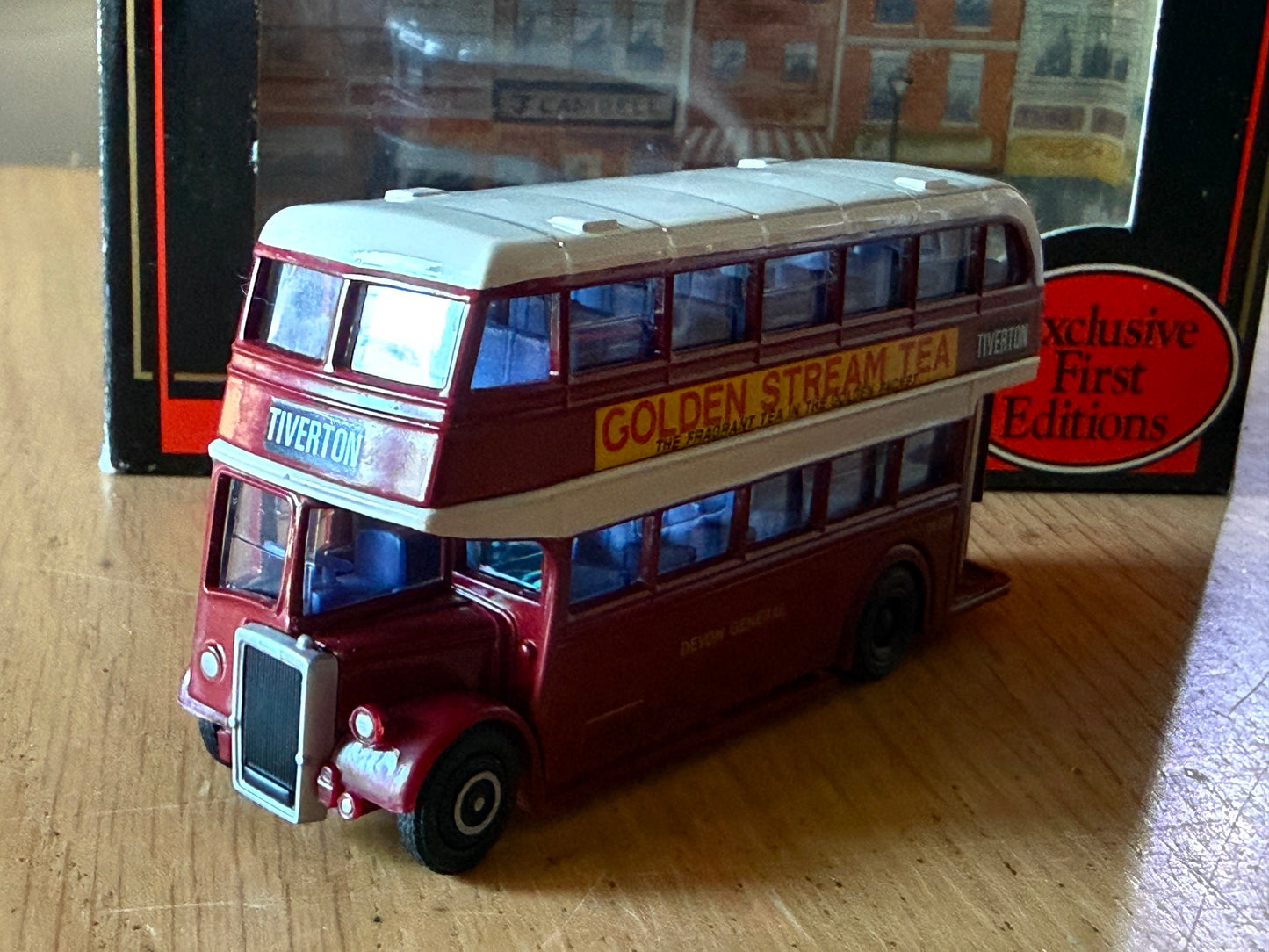 EFE OO Gauge 1:76 16004 - Leyland PD2 Lowbridge Bus - Devon General