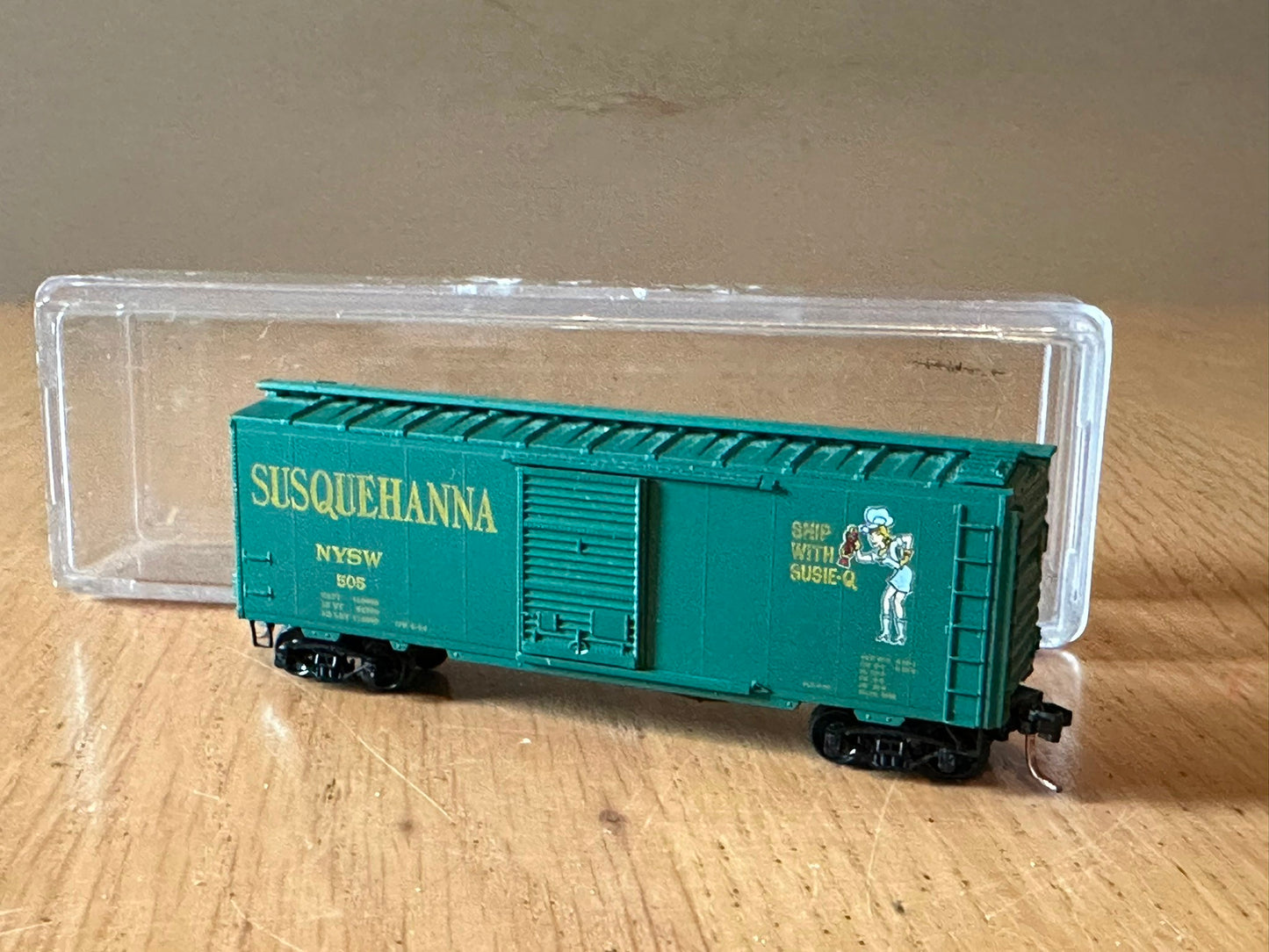 N Gauge US Outline Bachmann AAR 40' Steel Box Car - NY, Susquehanna & Western
