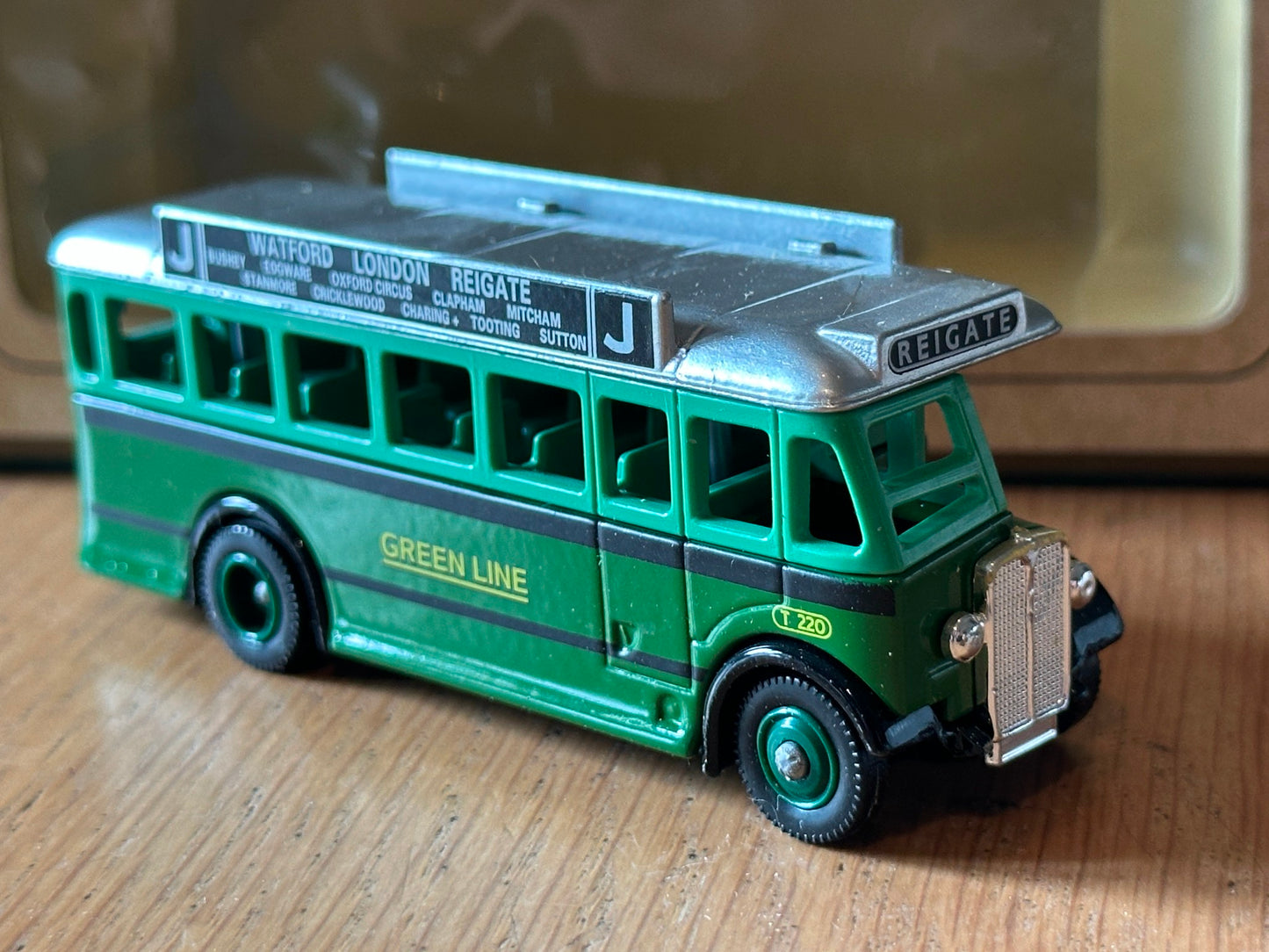 Days Gone DG17022 - AEC Regal Single Deck Coach - Green Line