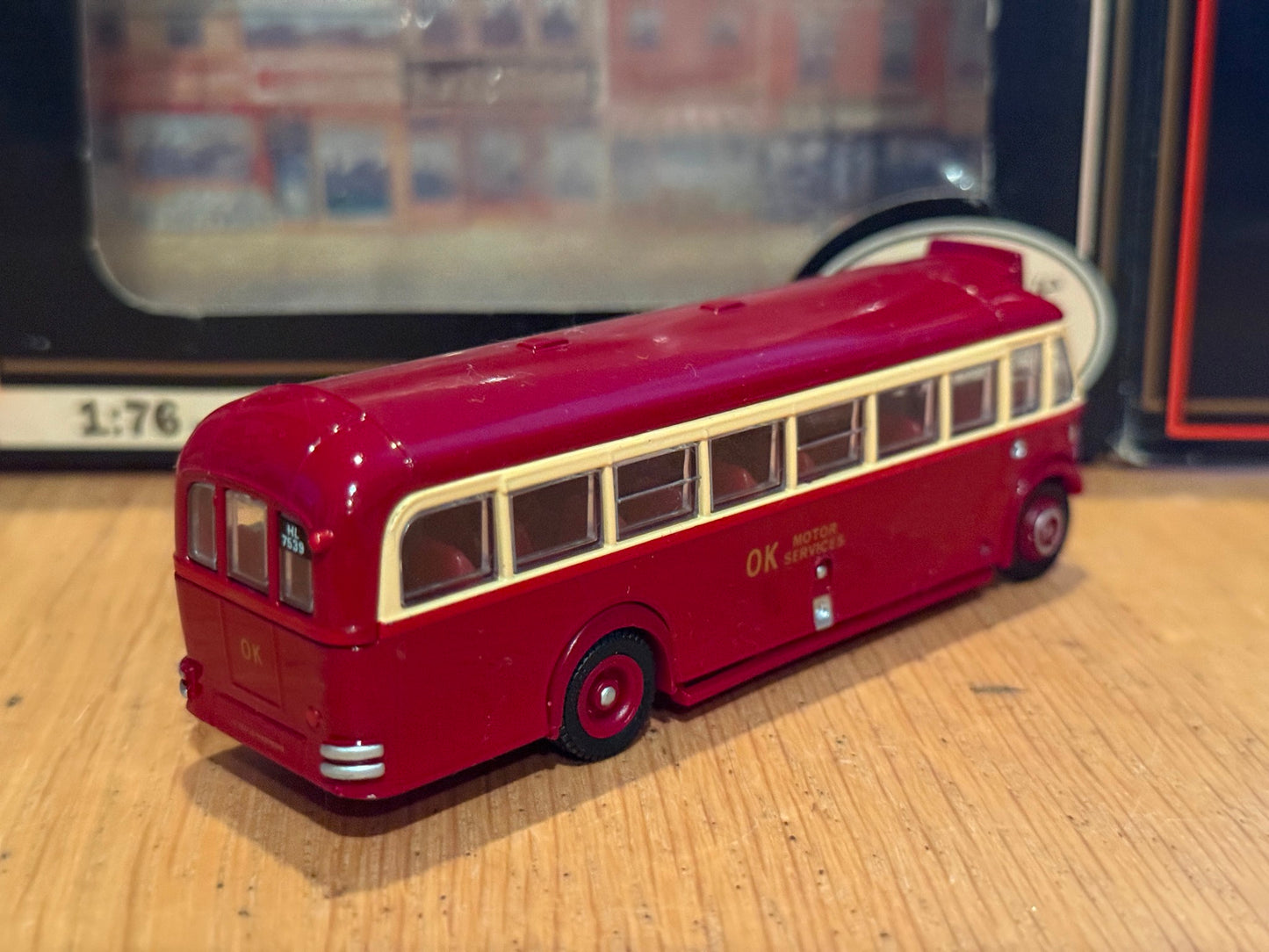 EFE OO Gauge 1:76 18406 -Leyland Tiger TS8 BET Bus - O.K. Motor Services
