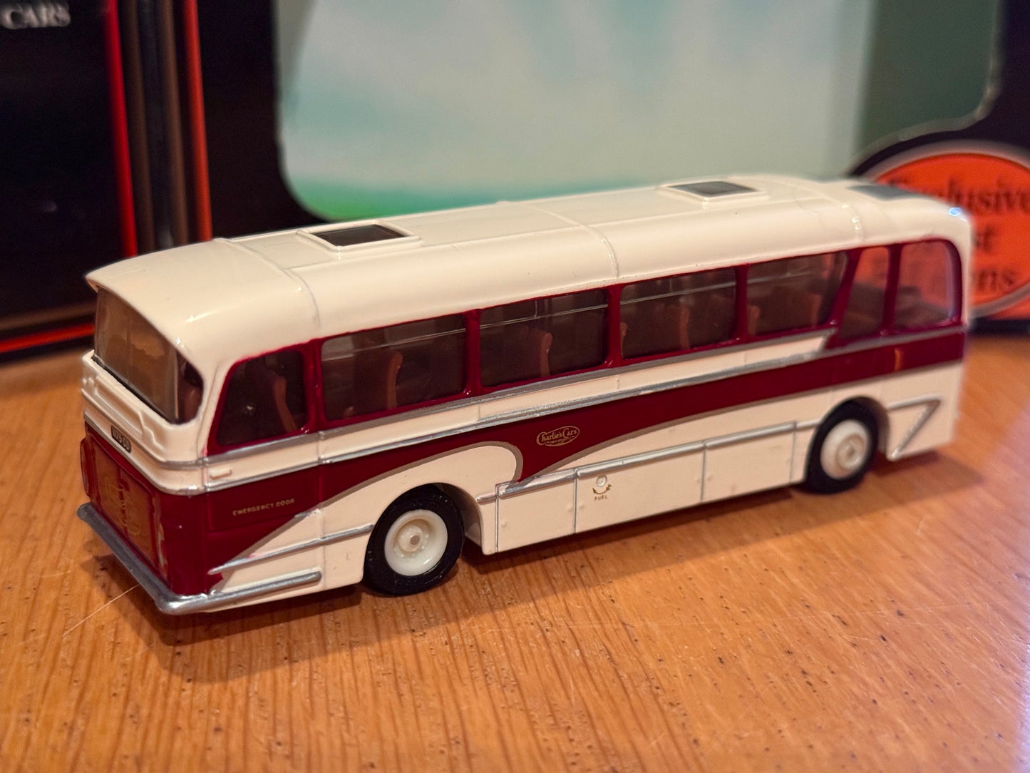 EFE OO Gauge 1:76 12111 - Harington Cavalier - Charlie's Cars