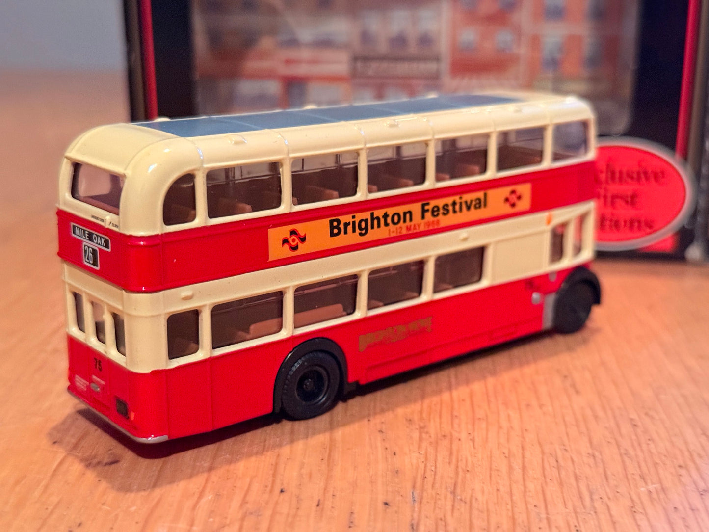 EFE OO Gauge 1:76 14001 - Bristol FLF Lodekka - Late Grill - Brighton & Hove