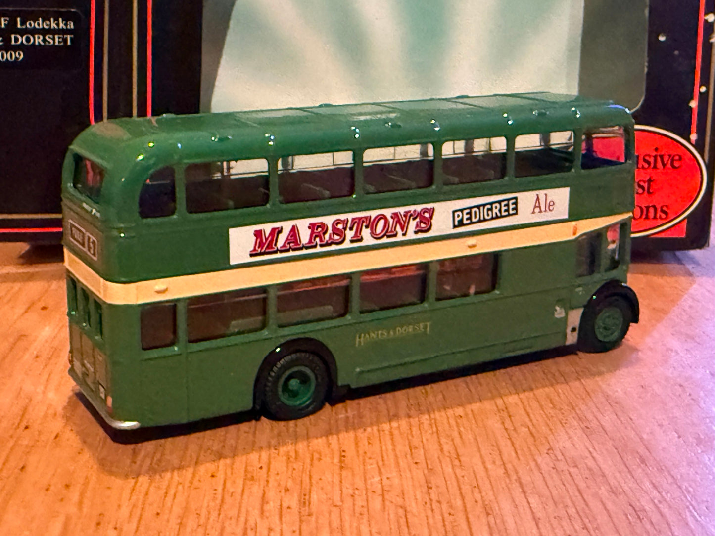 EFE OO Gauge 1:76 14009 - Bristol FLF Lodekka Bus - Hants & Dorset