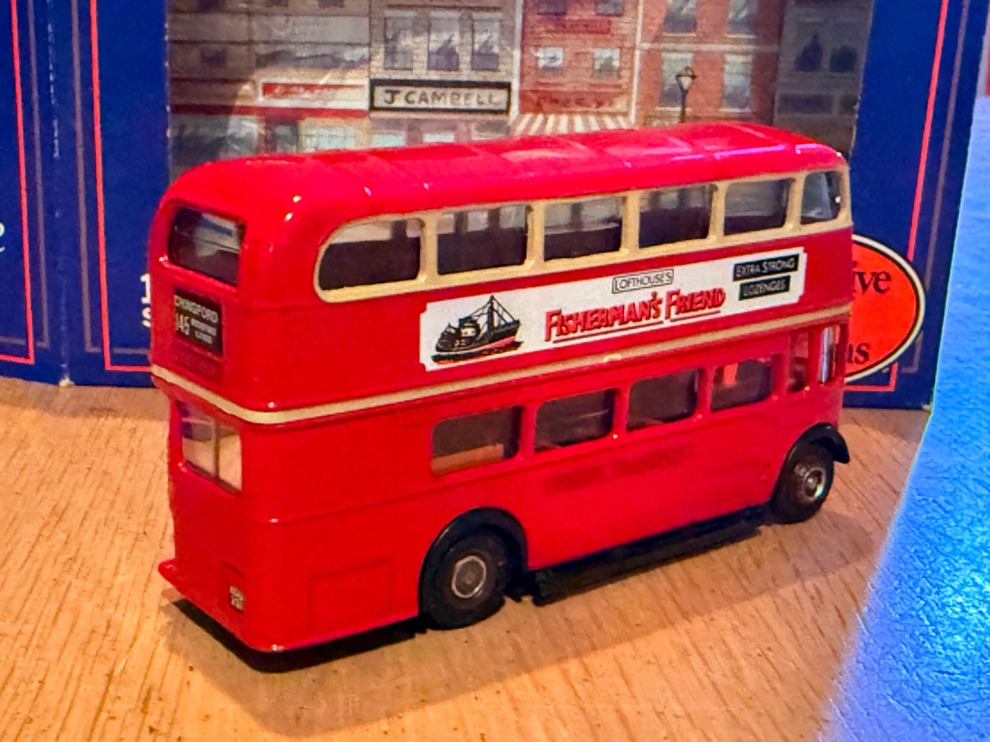 EFE OO Gauge 1:76 11106DL - Leyland RTL DeLuxe Bus - Fishermans Friend