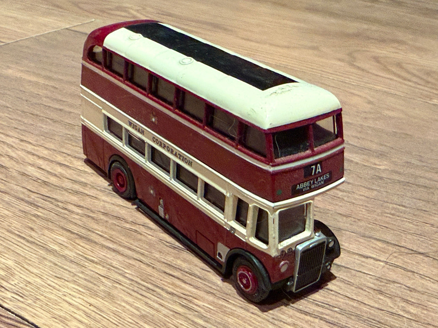 EFE OO Gauge 1:76 16101 - Leyland PD2 Highbridge - Wigan Corporation (No box)