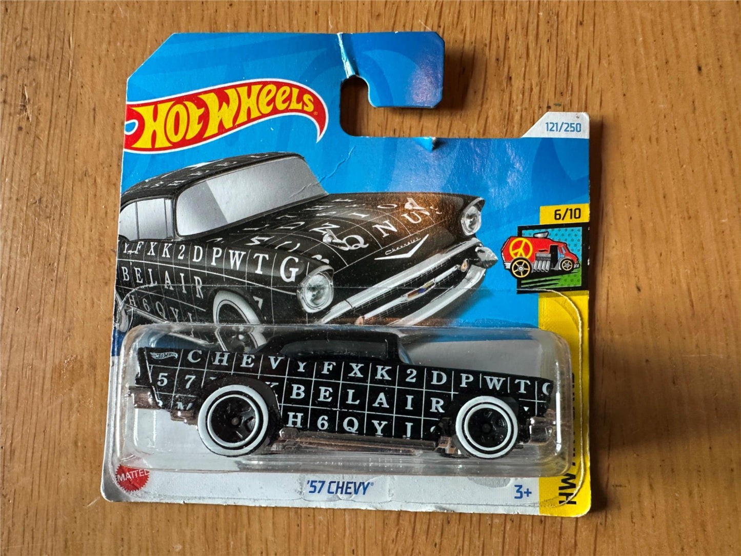 NEW Hot Wheels 121/250 - 1957 Chevy