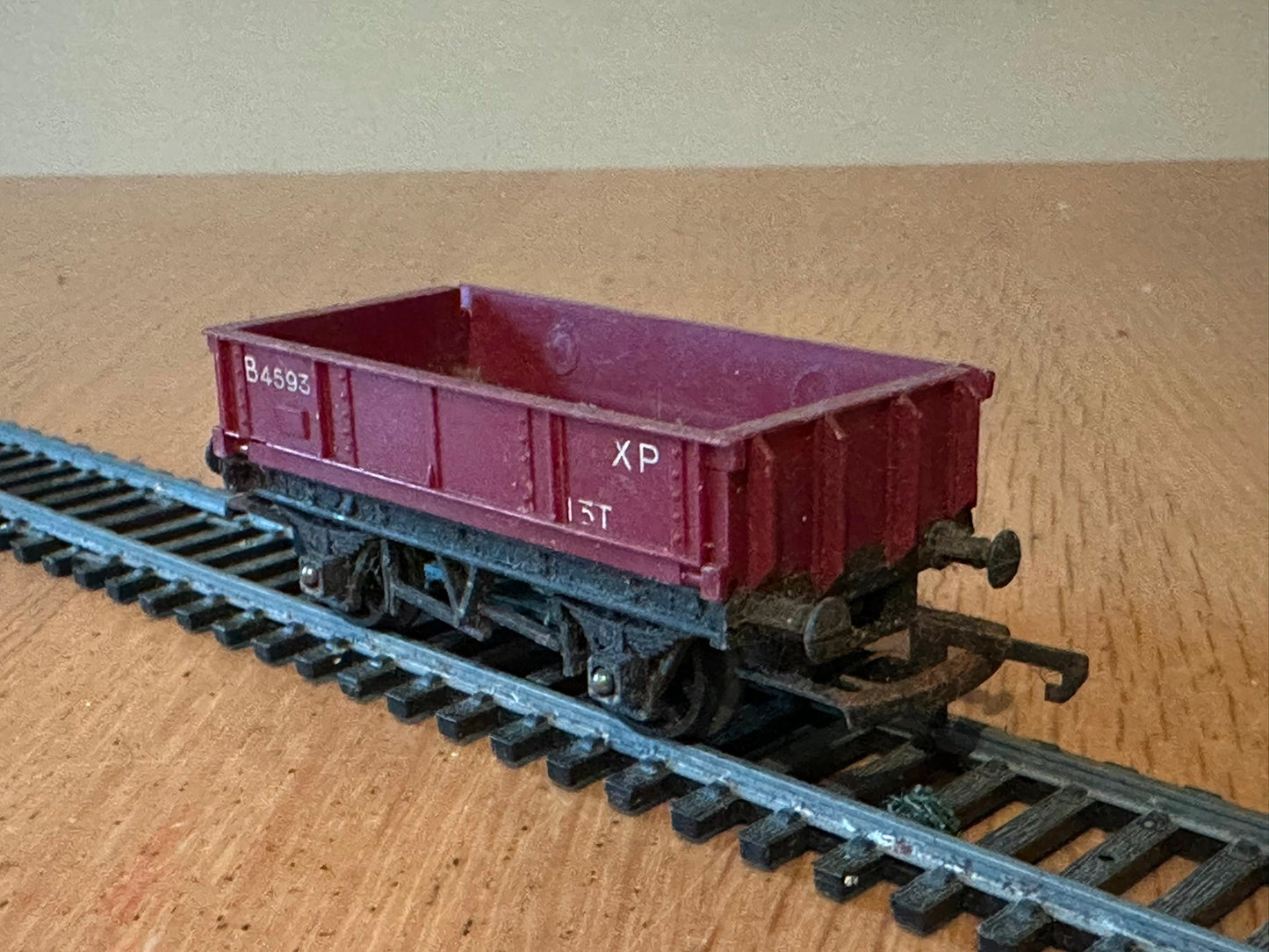 Hornby R113 OO Gauge BR Drop Side Wagon B4593