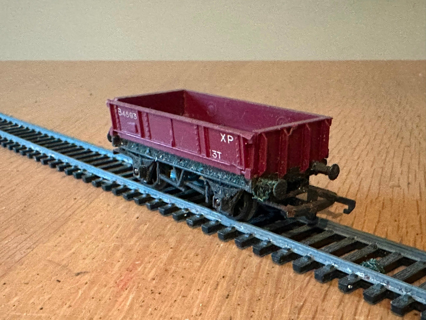 Hornby R113 OO Gauge BR Drop Side Wagon B4593
