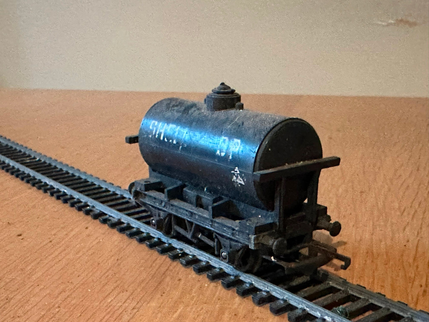 Triang OO Gauge R210 12T Shell BP Private Owner Fuel Tanker.