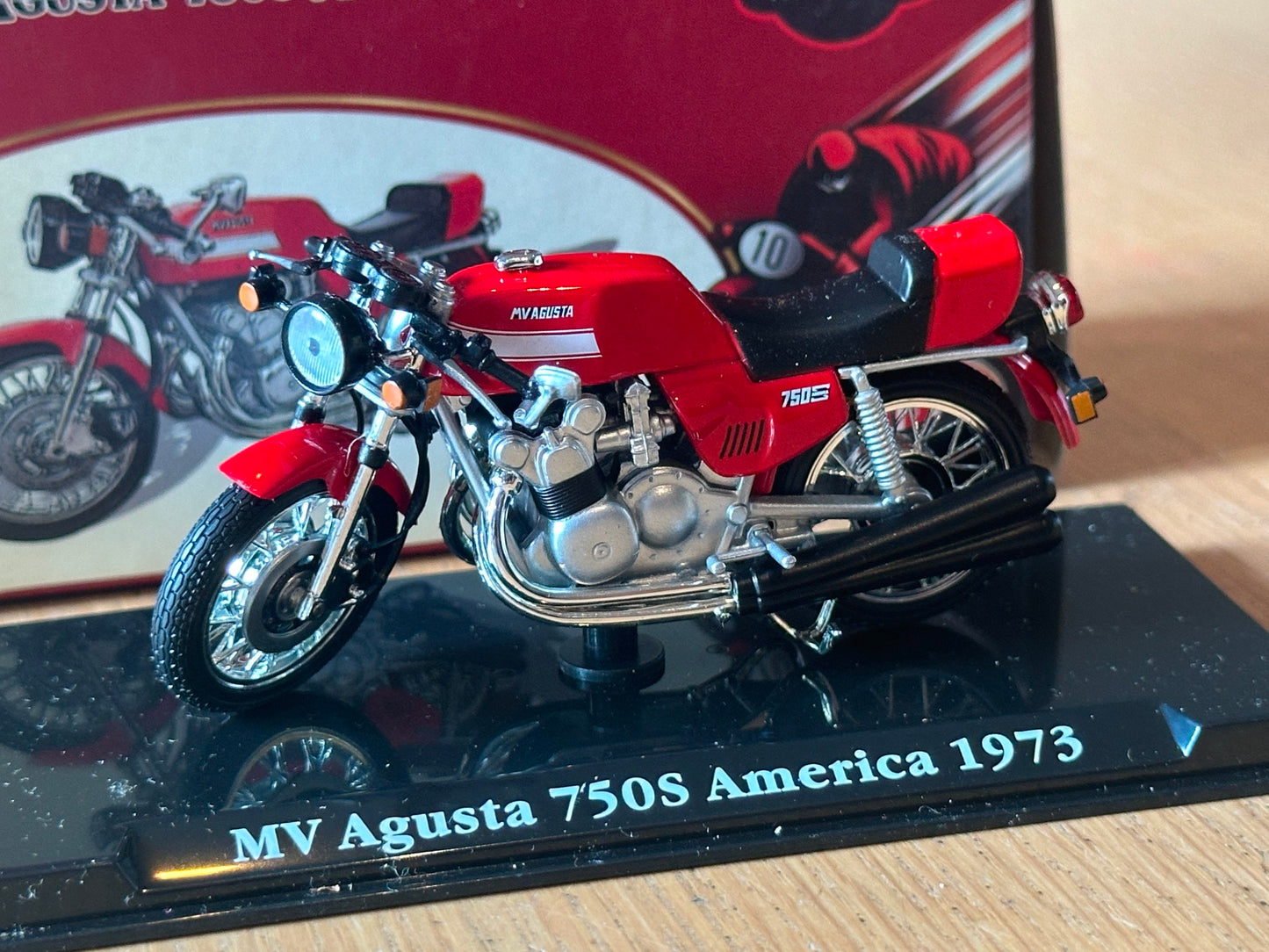 Atlas 1:24 Motorcycle Classics - MV Agusta 750S America - 1973