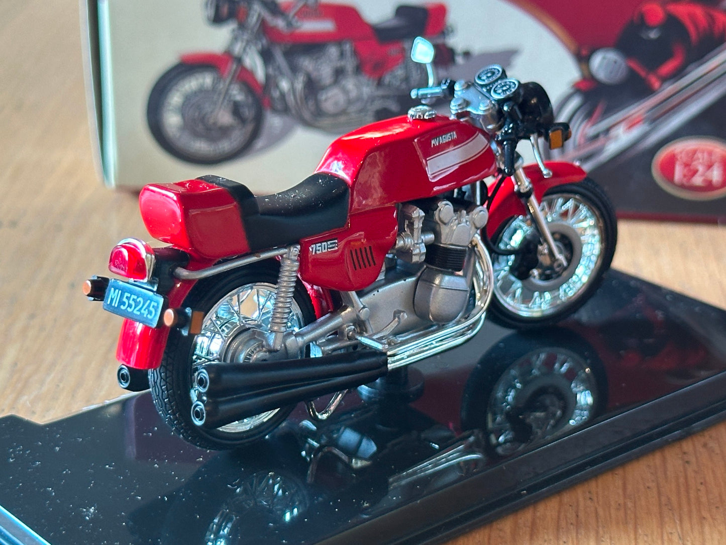 Atlas 1:24 Motorcycle Classics - MV Agusta 750S America - 1973