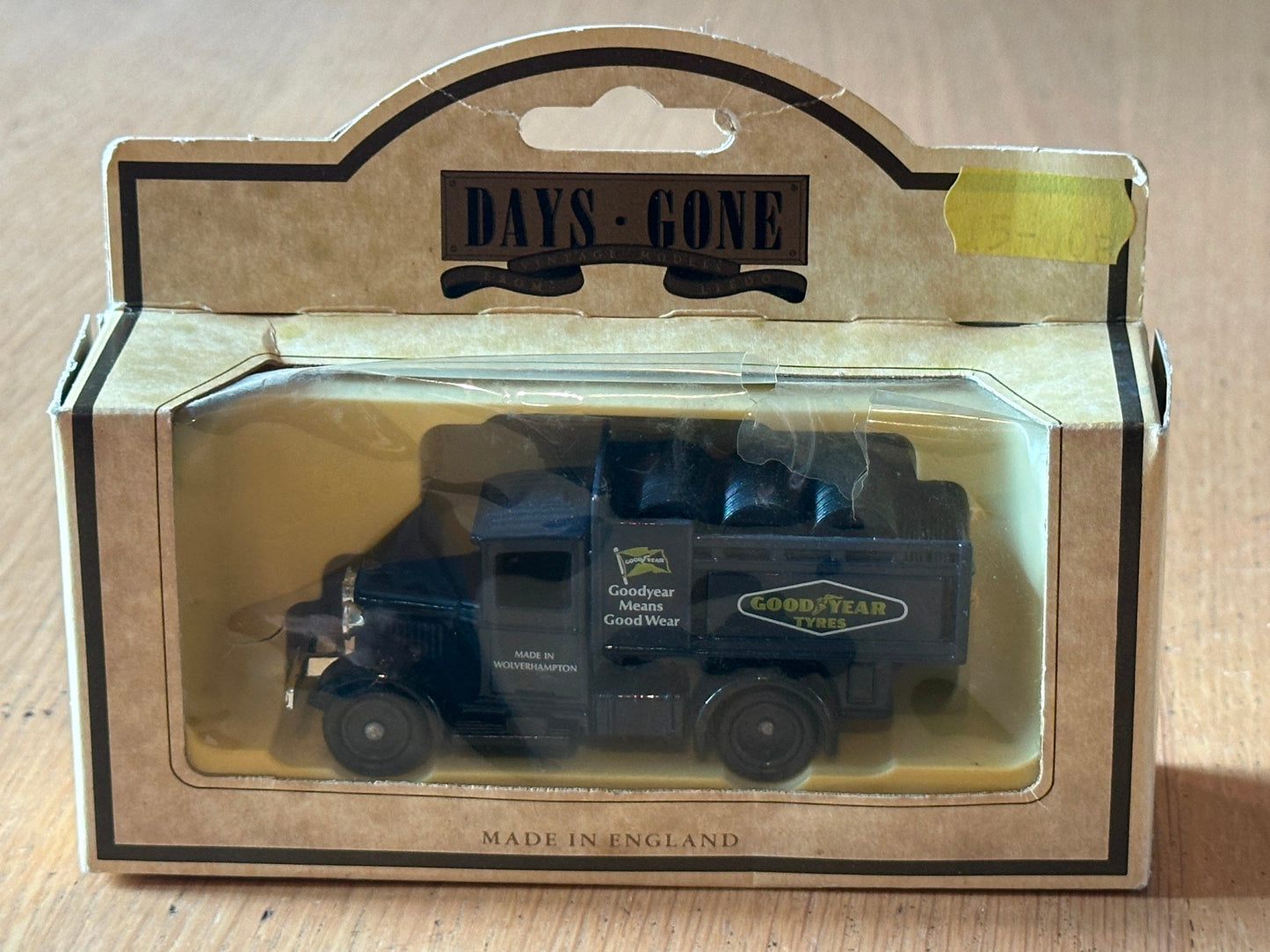 Lledo Days Gone DG20018 - Ford Model A Stake Truck - Goodyear Tyres
