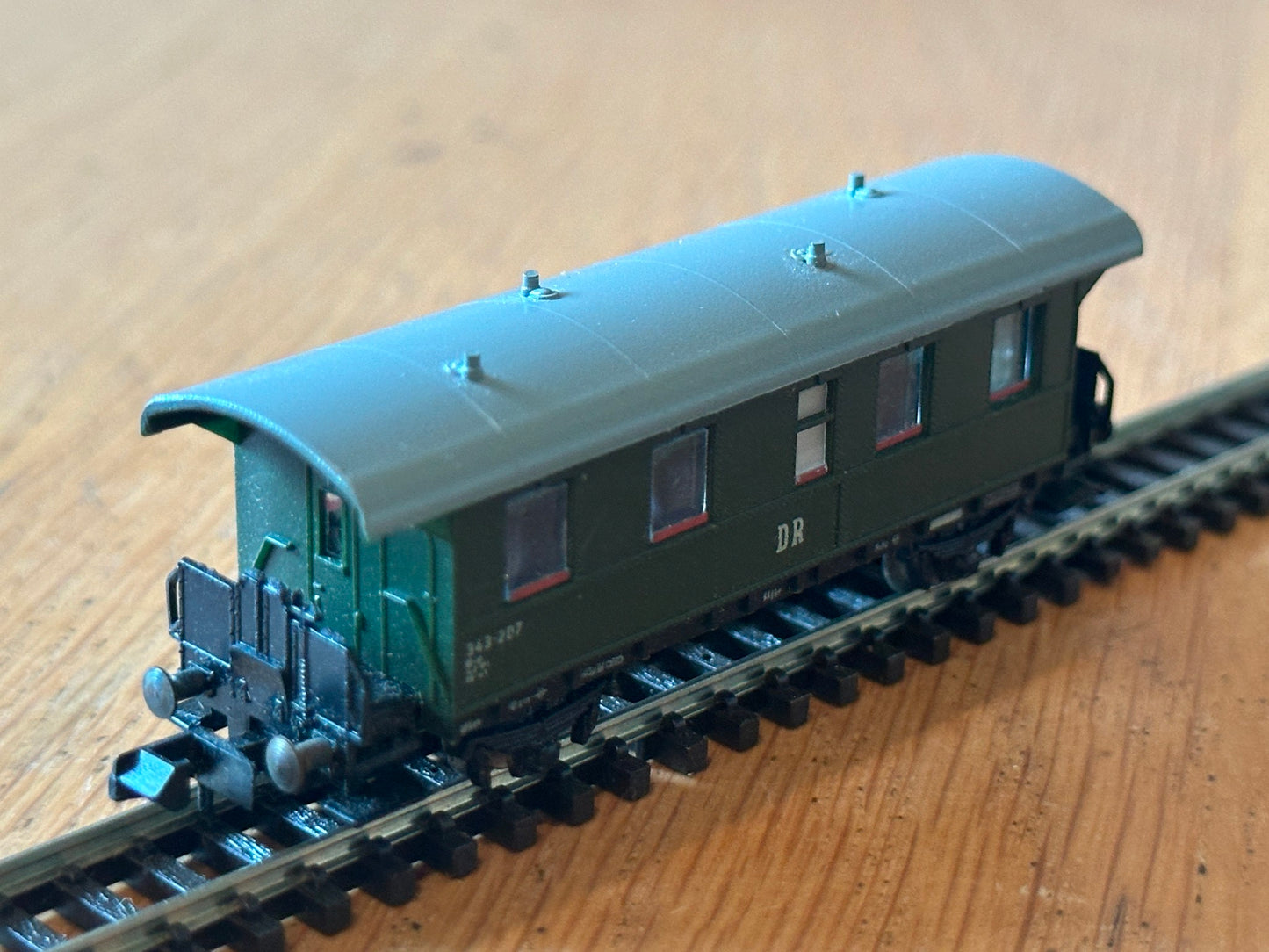 Piko 5-4135-010 - 4-Wheel Passenger Coach of the German DR