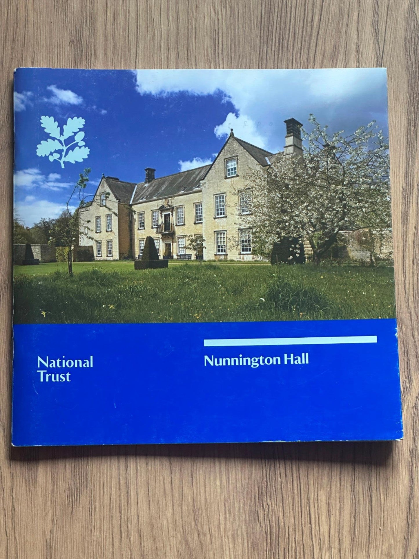 Vintage Guidebook - Nunnington Hall (National Trust)