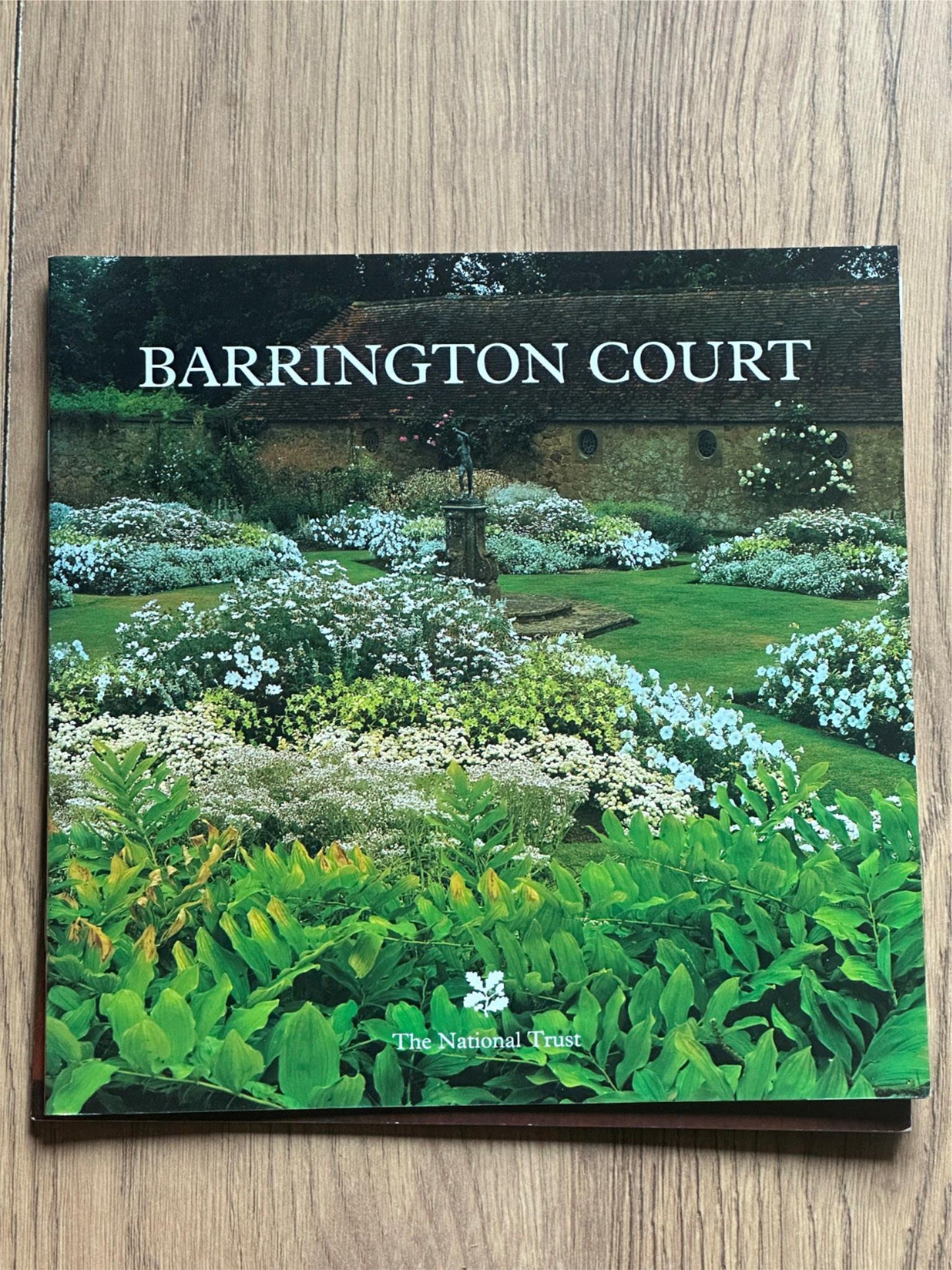 Vintage Guidebook - Barrington Court (National Trust)