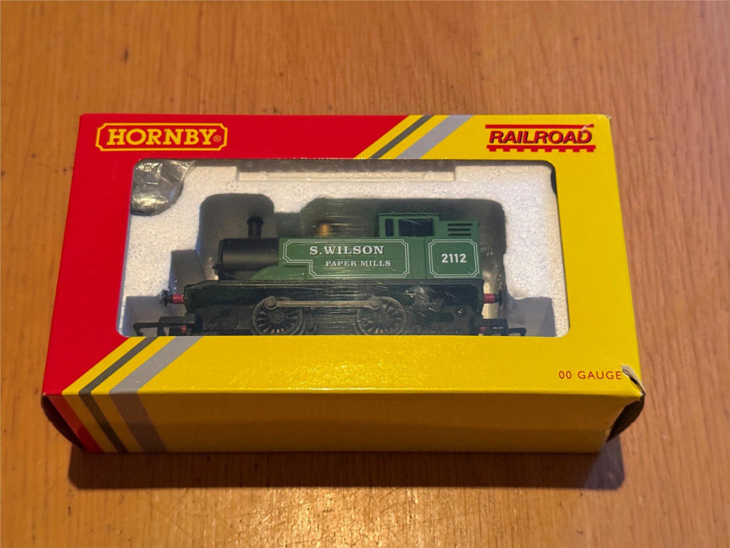 Hornby OO Gauge R3752 - Locomotive 0-4-0 S Wilson Paper Mills - BNIB