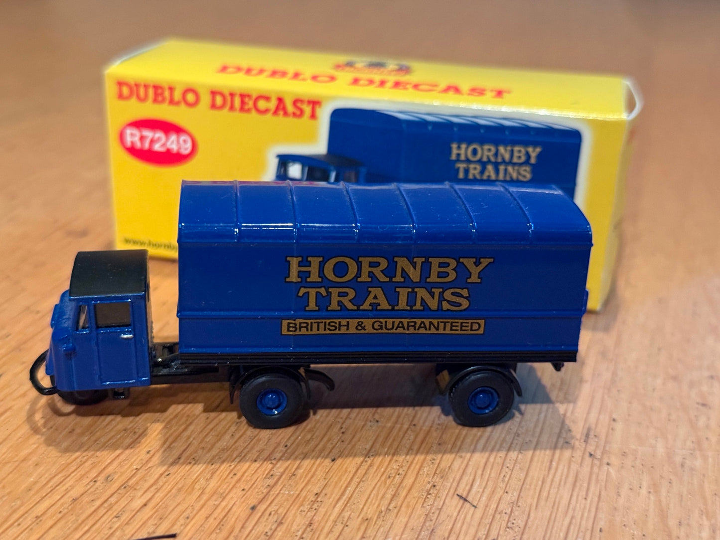 Hornby R7249 Dublo Diecast Scammell Mechanical Horse Van Trailer - Boxed