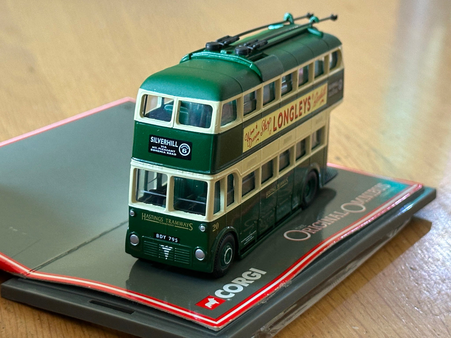 Corgi Original Omnibus OO Gauge 40102 Park Royal Trolleybus Hastings Tramways Co