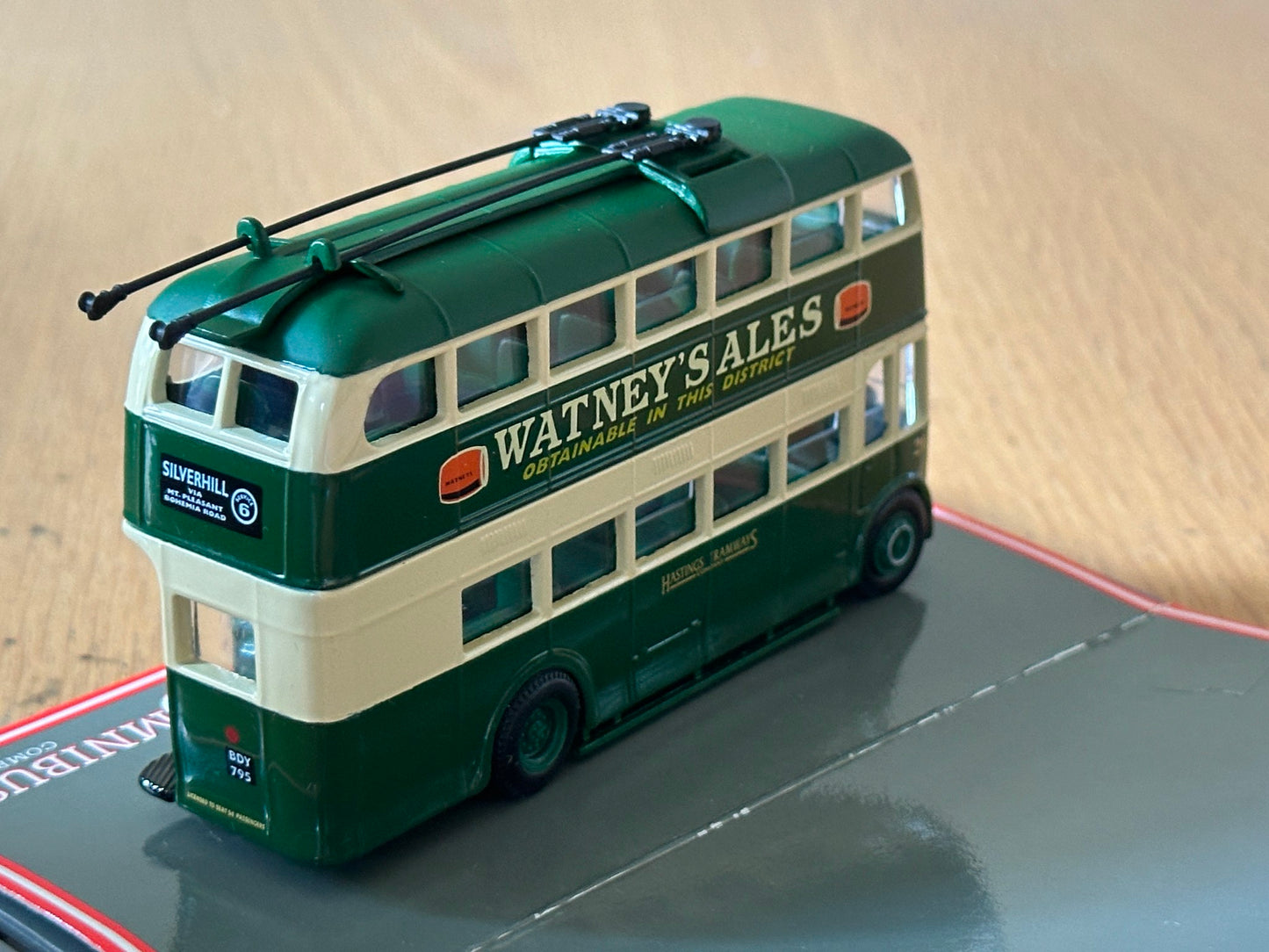 Corgi Original Omnibus OO Gauge 40102 Park Royal Trolleybus Hastings Tramways Co