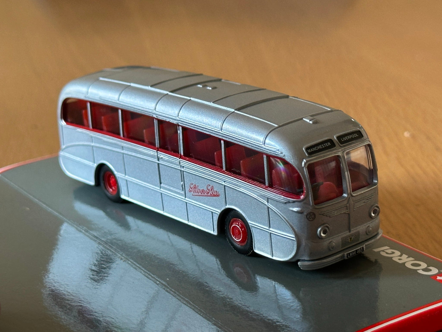 Original Omnibus 1:76 OO Gauge 40303 - Leyland Tiger Cub - Silver Star Motors