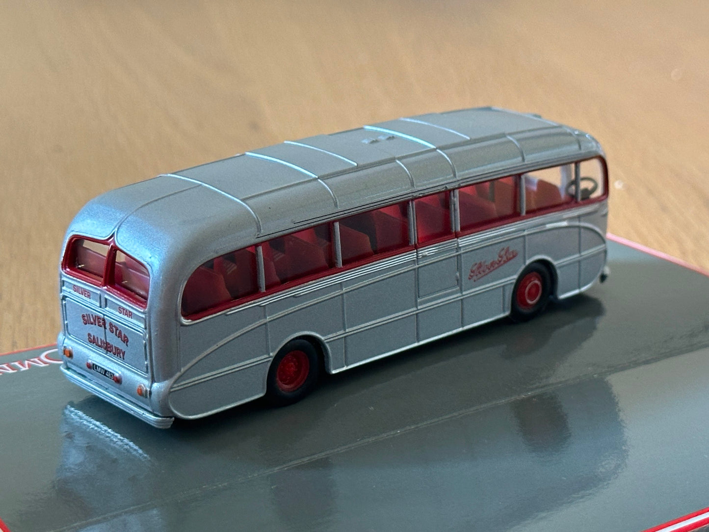Original Omnibus 1:76 OO Gauge 40303 - Leyland Tiger Cub - Silver Star Motors